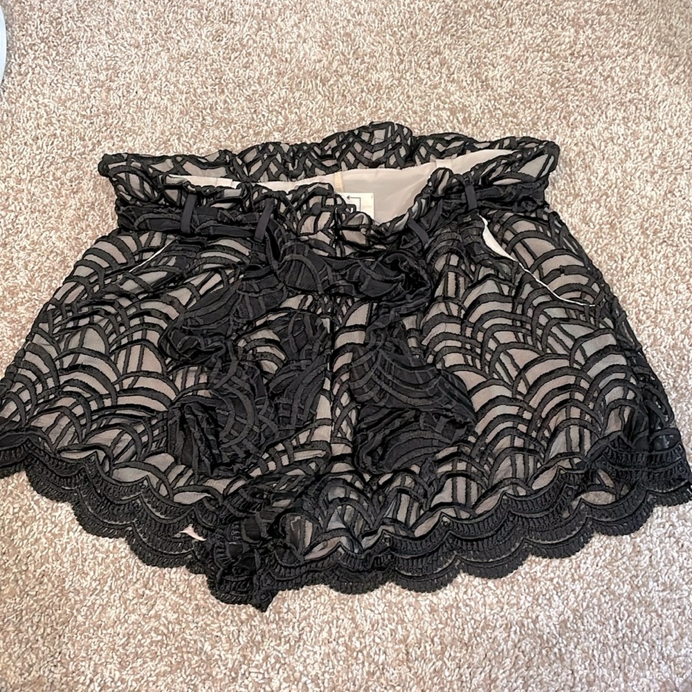 Stone Cold Fox Black Lace Shorts(lined), side pockets, zip front size 2